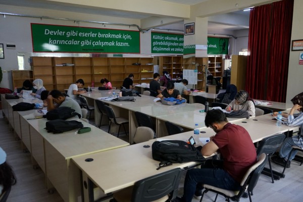 Okuma evleri, gençlerin uğrak yeri oldu
