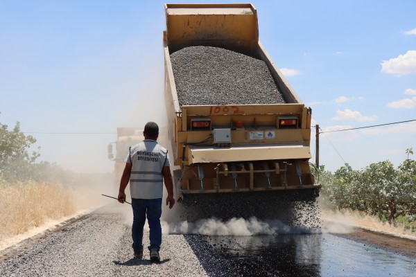 Birecik kırsal yolları asfaltla buluşuyor