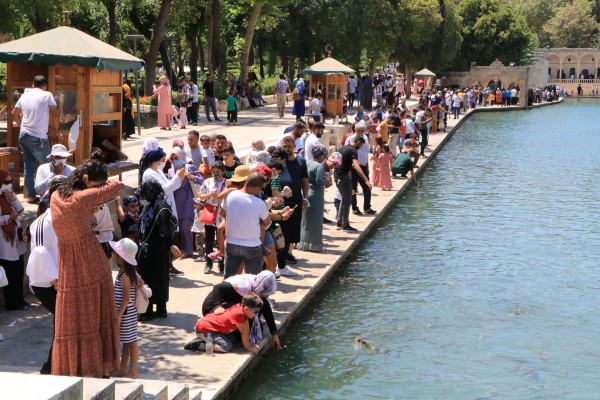 Balıklıgöl ziyaretçi akınına uğradı