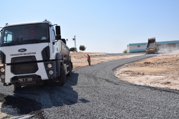 Viranşehir’de asfalt atağı tam hız devam ediyor