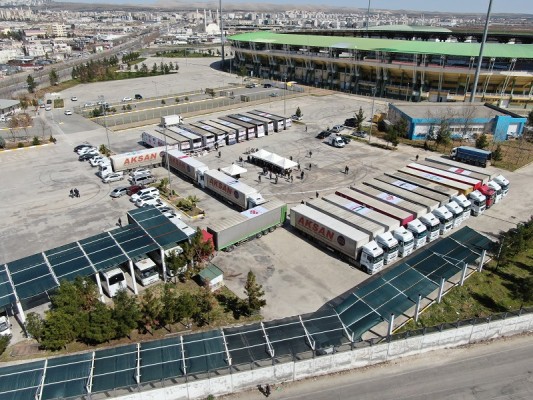 Barış Pınarı bölgesine 28 tır insani yardım gönderildi
