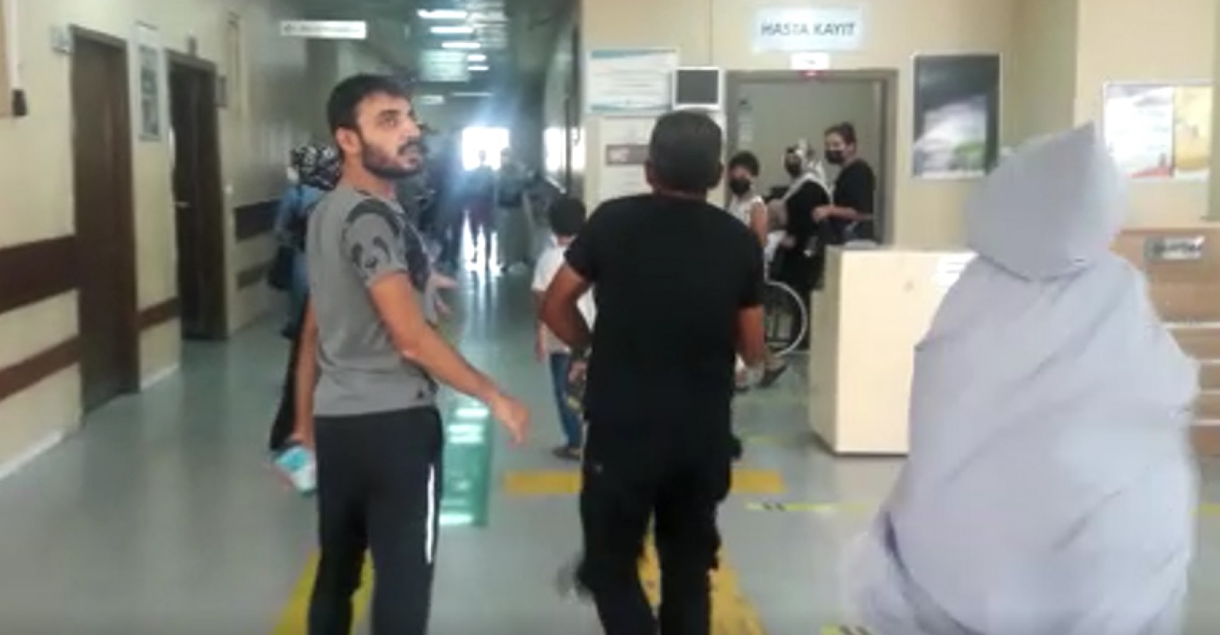 Şanlıurfa'da bir araç 3 çocuğa birden çarptı