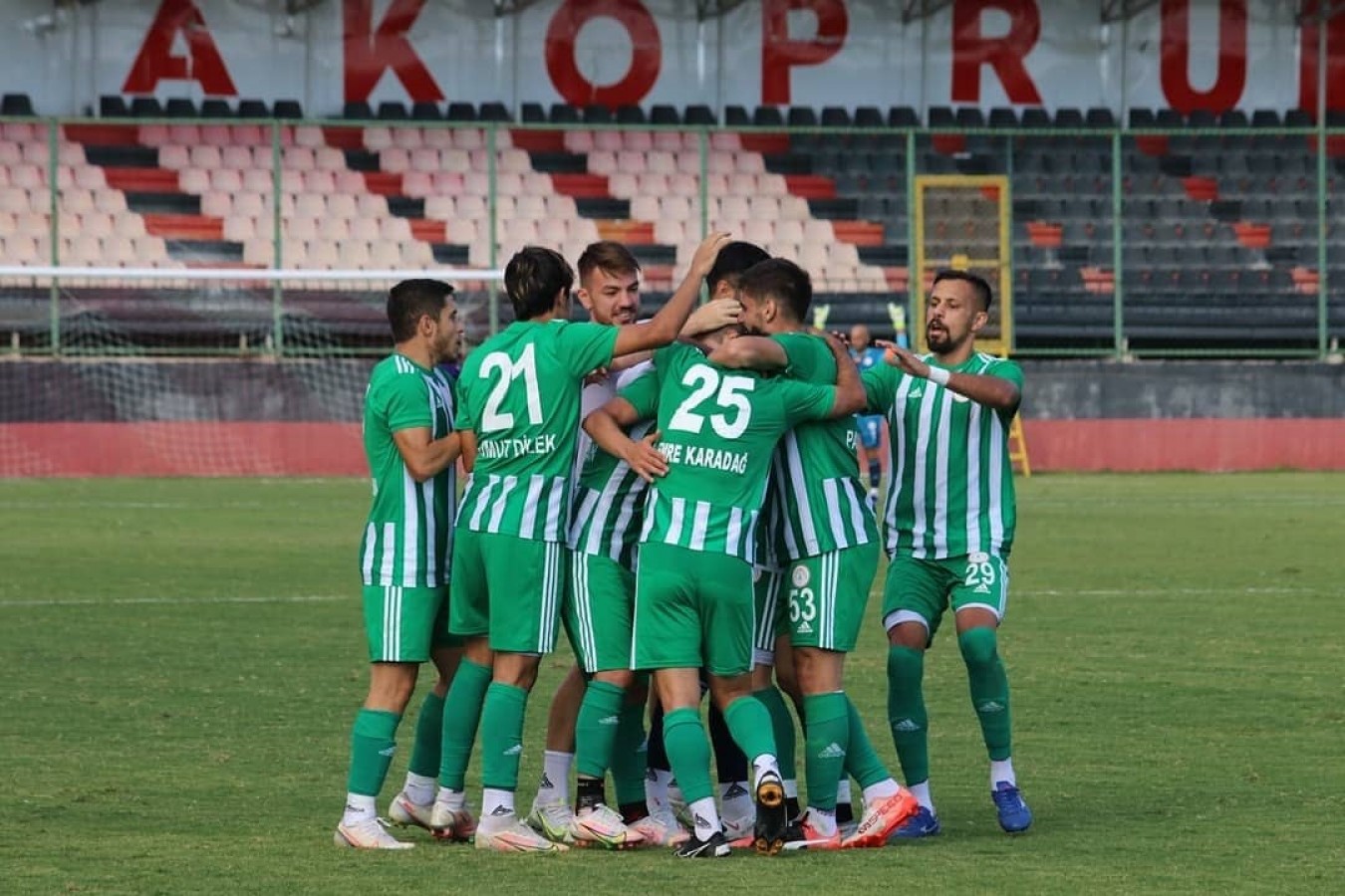 Karaköprü Belediyespor son dakikalarda yıkıldı