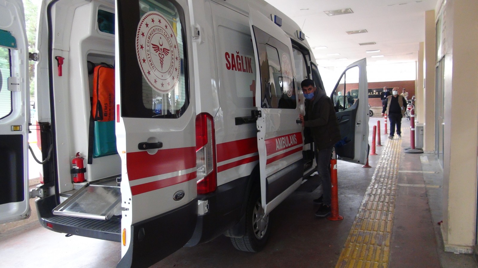 Viranşehir'de akıma kapılan işçi ağır yaralandı