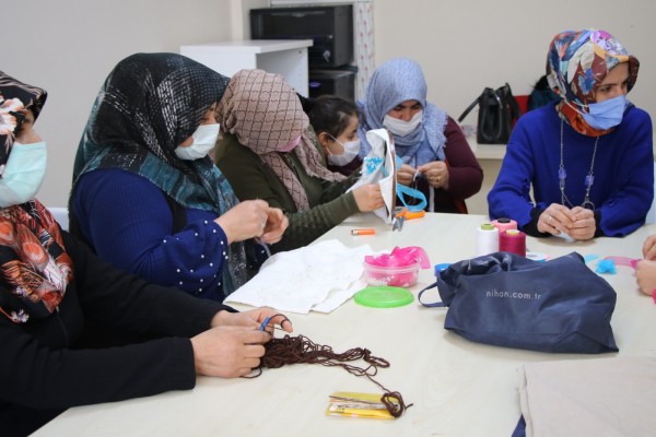 Haliliye Belediyesi kadınlara meslek öğretiyor