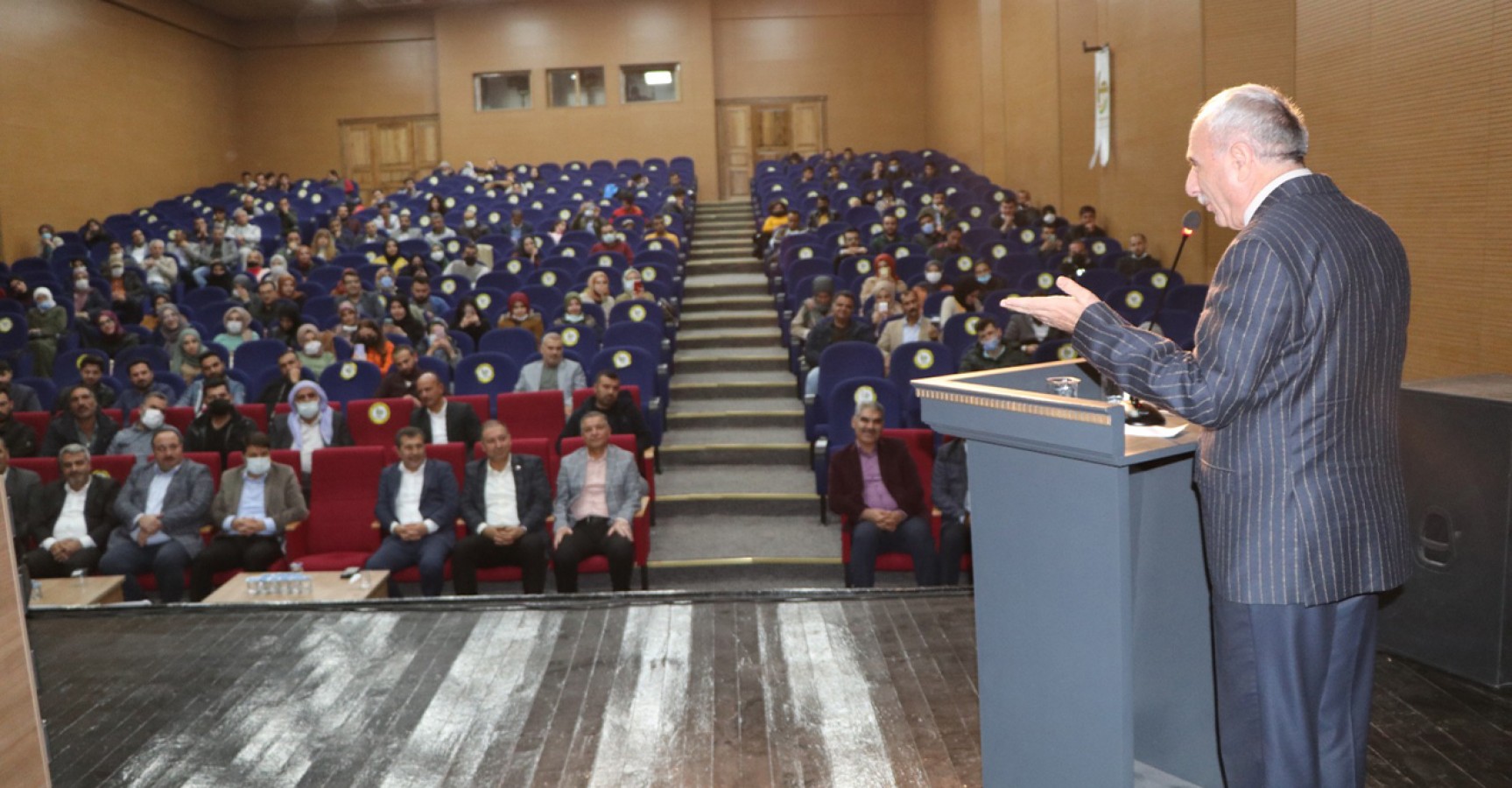 Viranşehir’de gençlere yönelik konferans