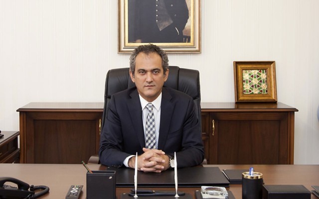 Bakan Özer: "Kuralları uygulayarak okulları açık tutabiliriz"