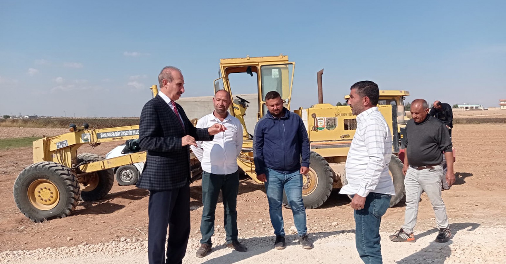 Akçakale’de kırsal mahallede yol çalışması başladı