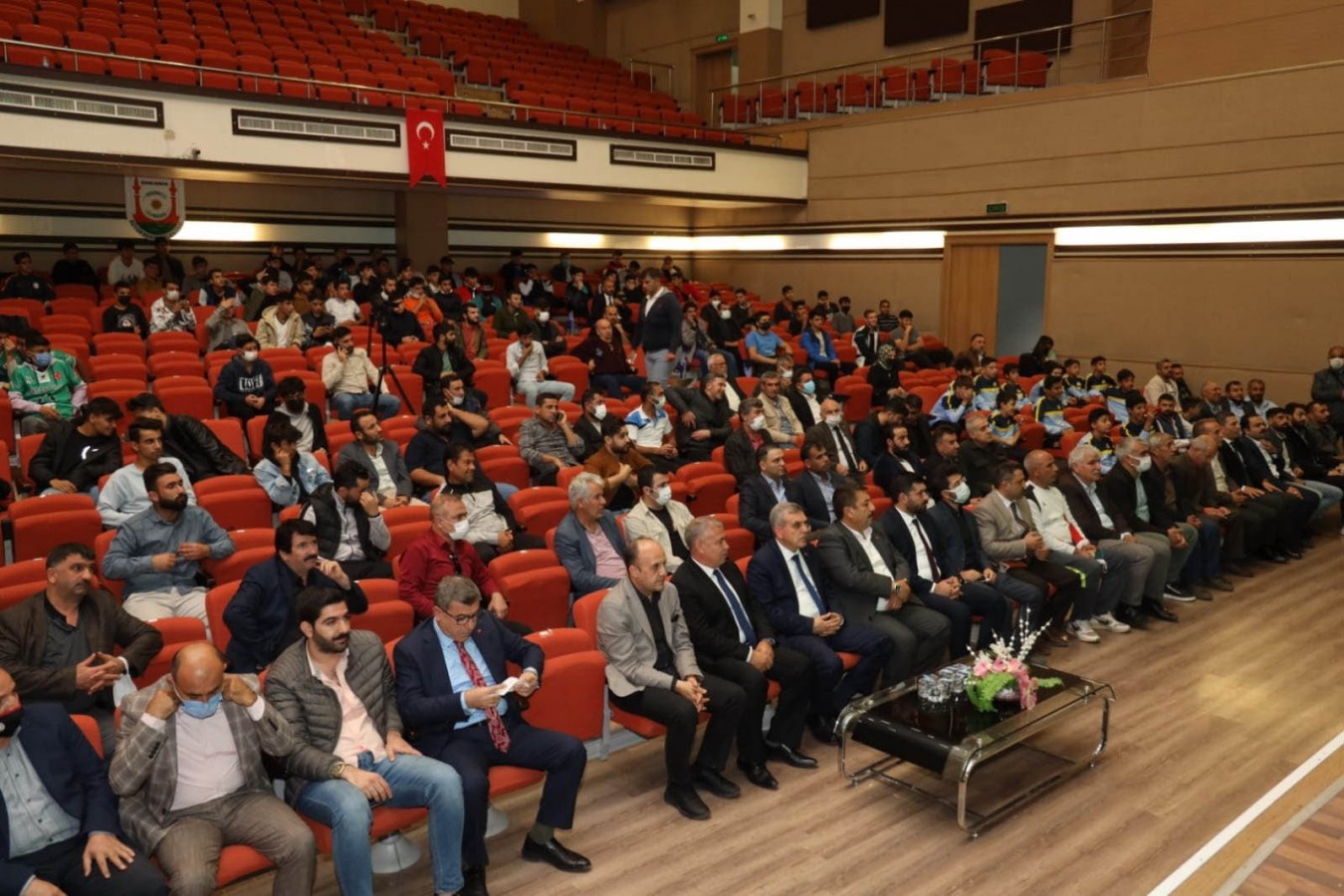 Şanlıurfa'da spor kulüplerine akdi yardım yapıldı