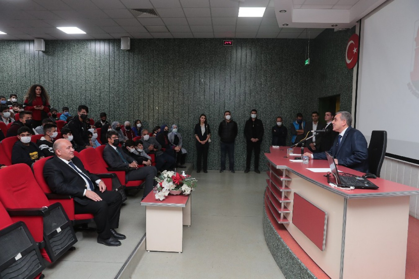Gençler sordu Beyazgül cevapladı