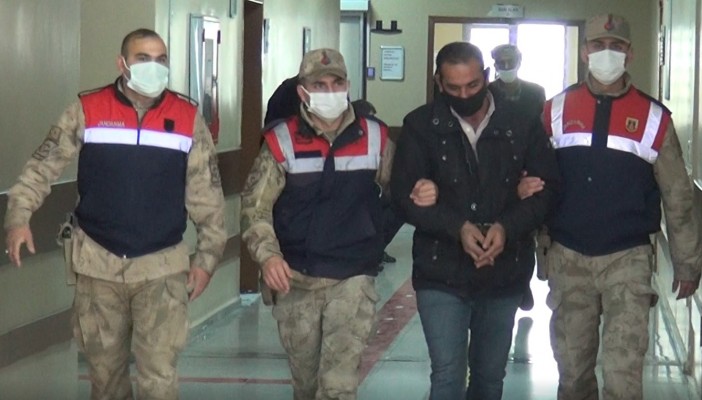 Jandarma aranan şüpheliyi yakaladı