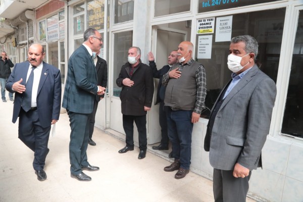 Kuş esnaf ve vatandaşlarla bir araya geldi