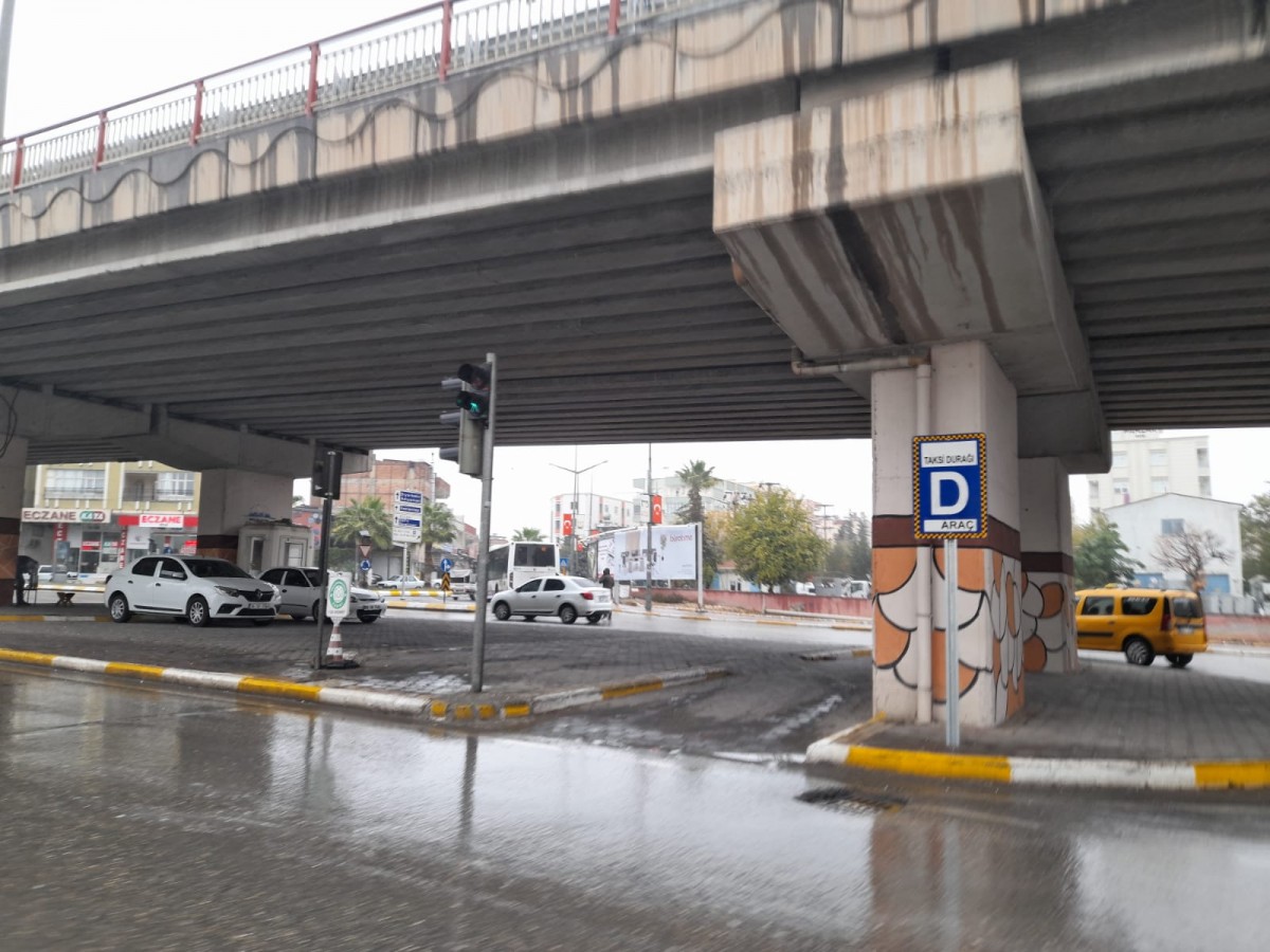 Şanlıurfa'da taksi durağının yeri görenleri şaşkına çevirdi