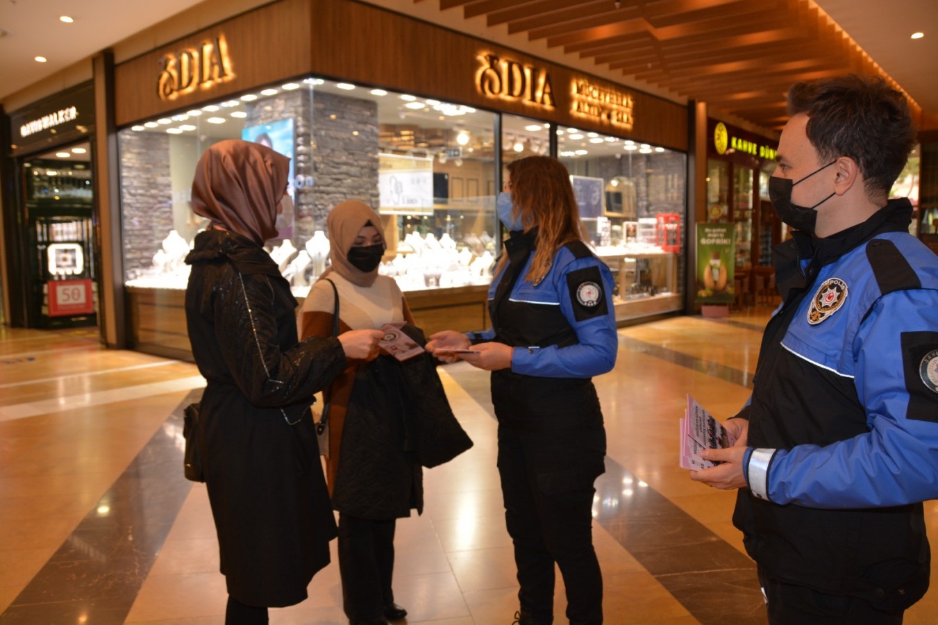 Şiddete göz yumma! Urfa polisi KADES'i tanıttı