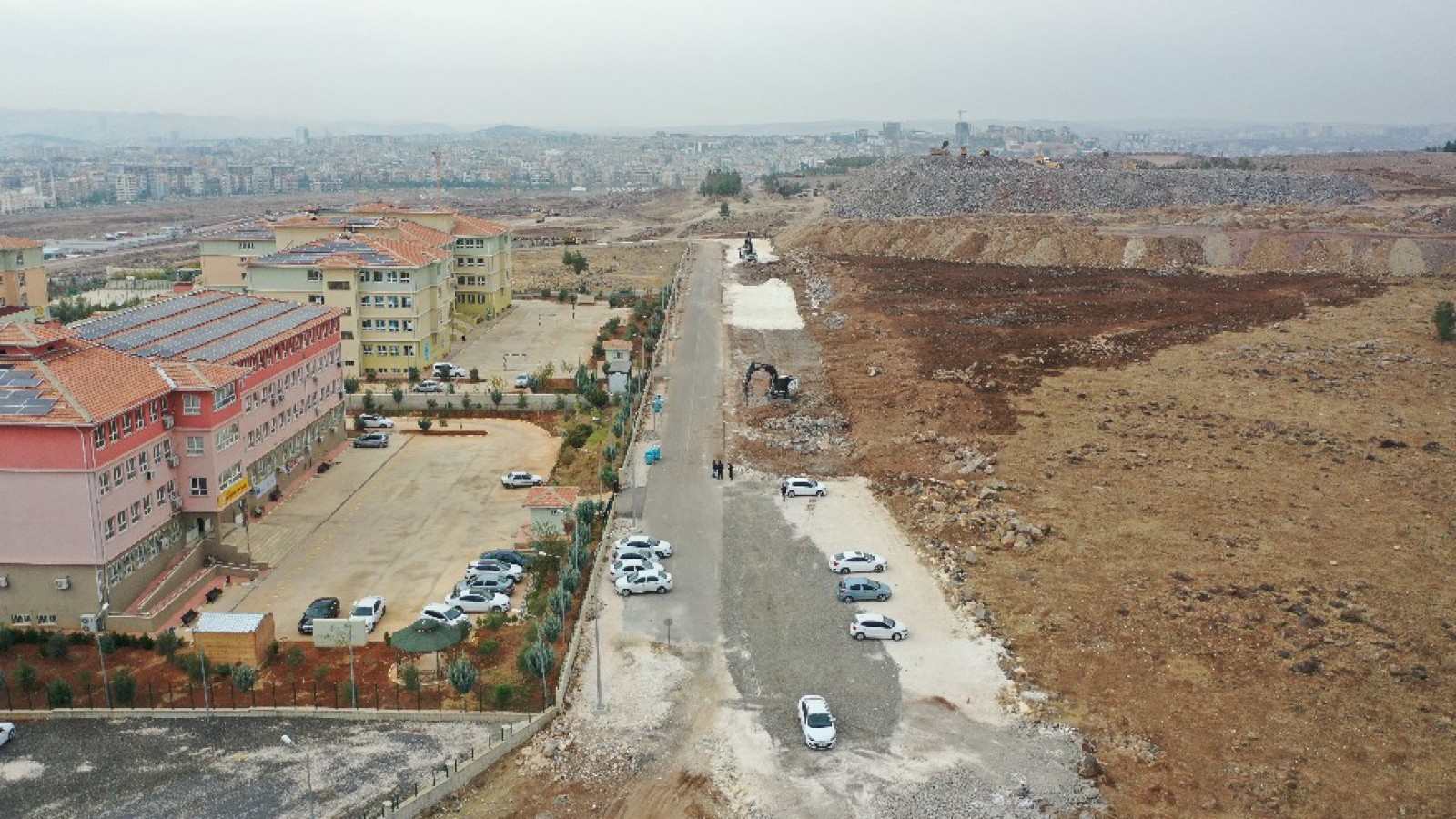 Zeytin Dalı Eğitim Kampüsü'nde yol genişletme çalışması başlatıldı