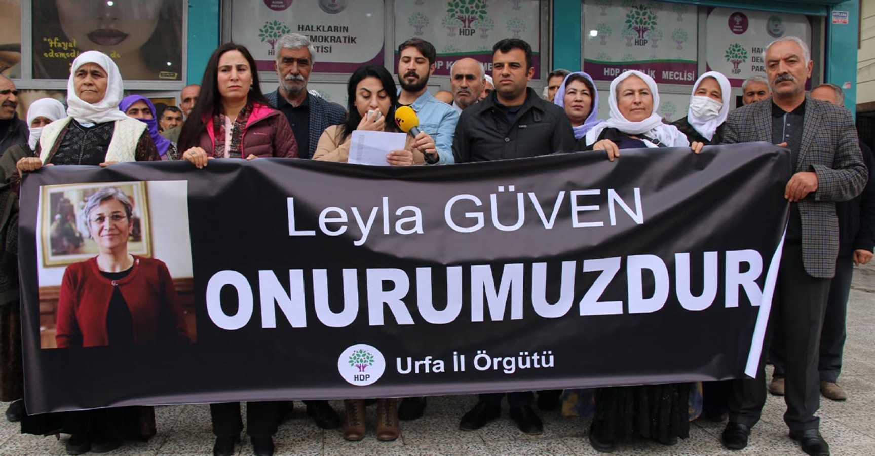HDP’liler hapis cezasını protesto etti