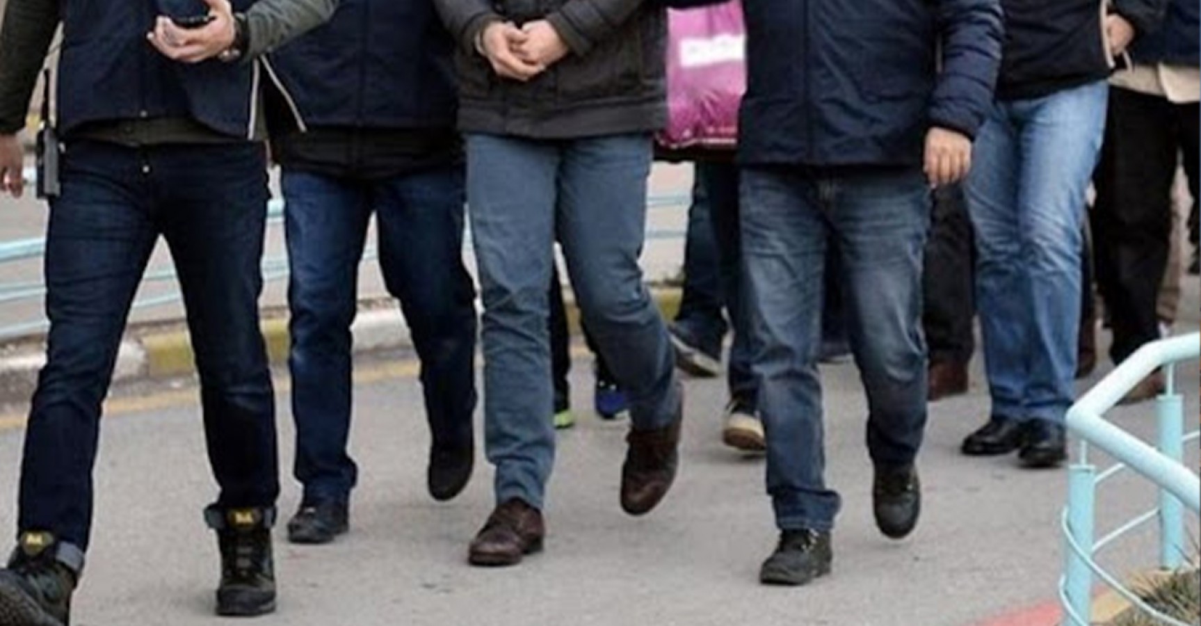 Adreslerinde yakalandılar