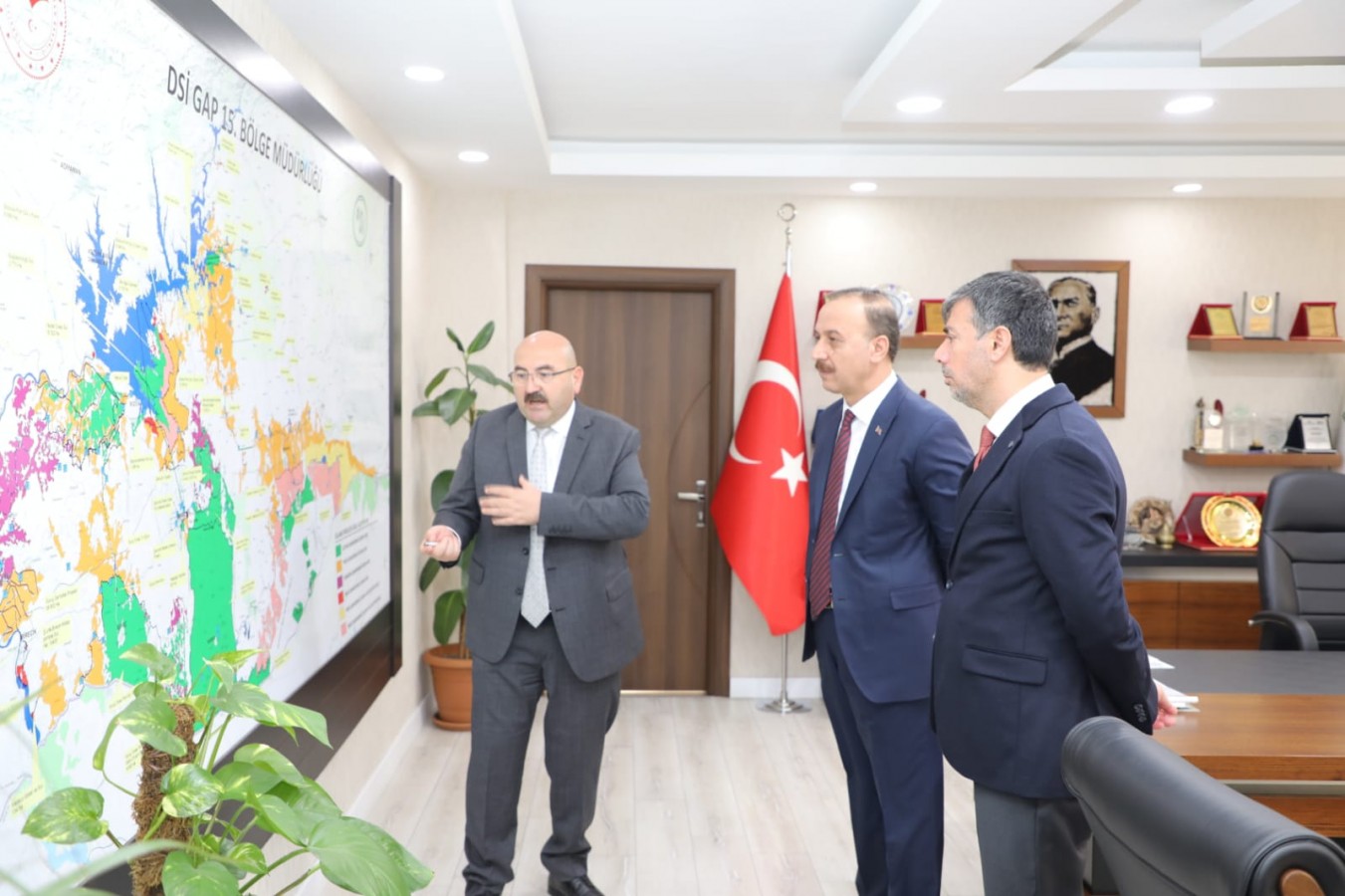 Vali Erin, kurumlarla istişarelerde bulundu