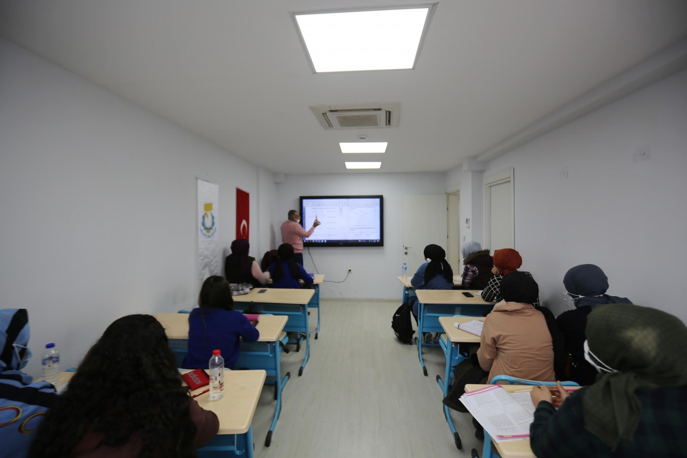 Sınava hazırlanan öğrencilere kurs desteği