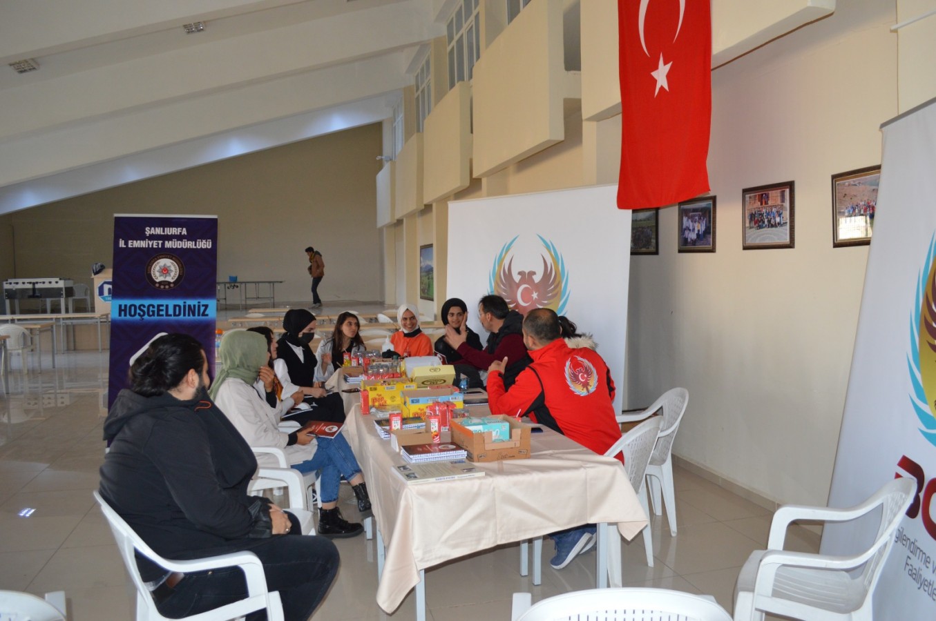 Şanlıurfa emniyeti öğrencileri bilgilendirdi