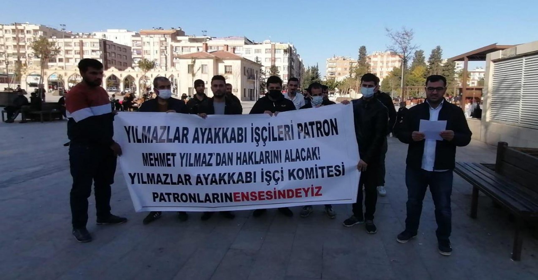 Parasını alamayan fabrika işçileri yine eylemde