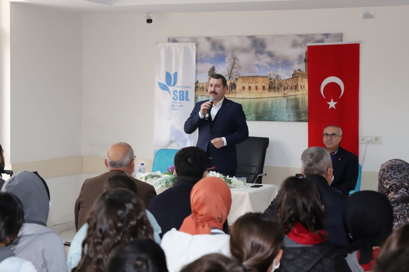 Başkan Baydilli lisede kariyer günü etkinliğine katıldı