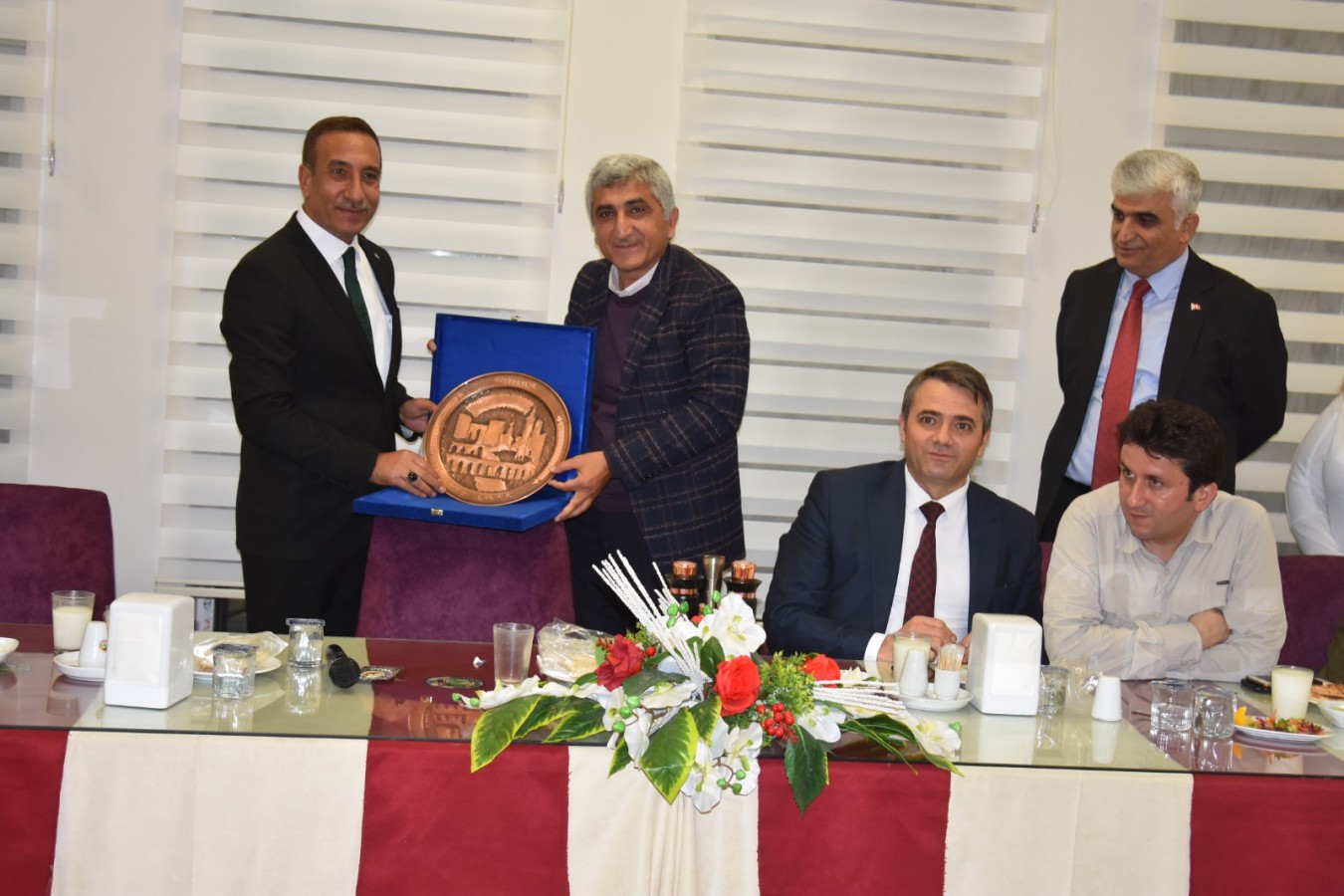 Şanlıurfa'da Cevdet'e Çiçek veda yemeği