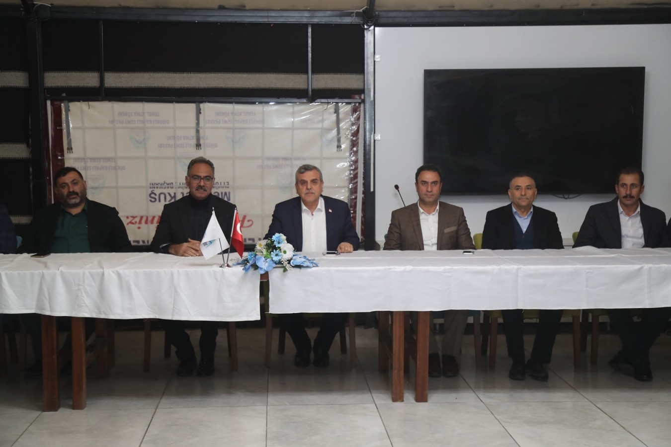 Başkan Kuş, mahalle temsilcileriyle istişarelerde bulundu