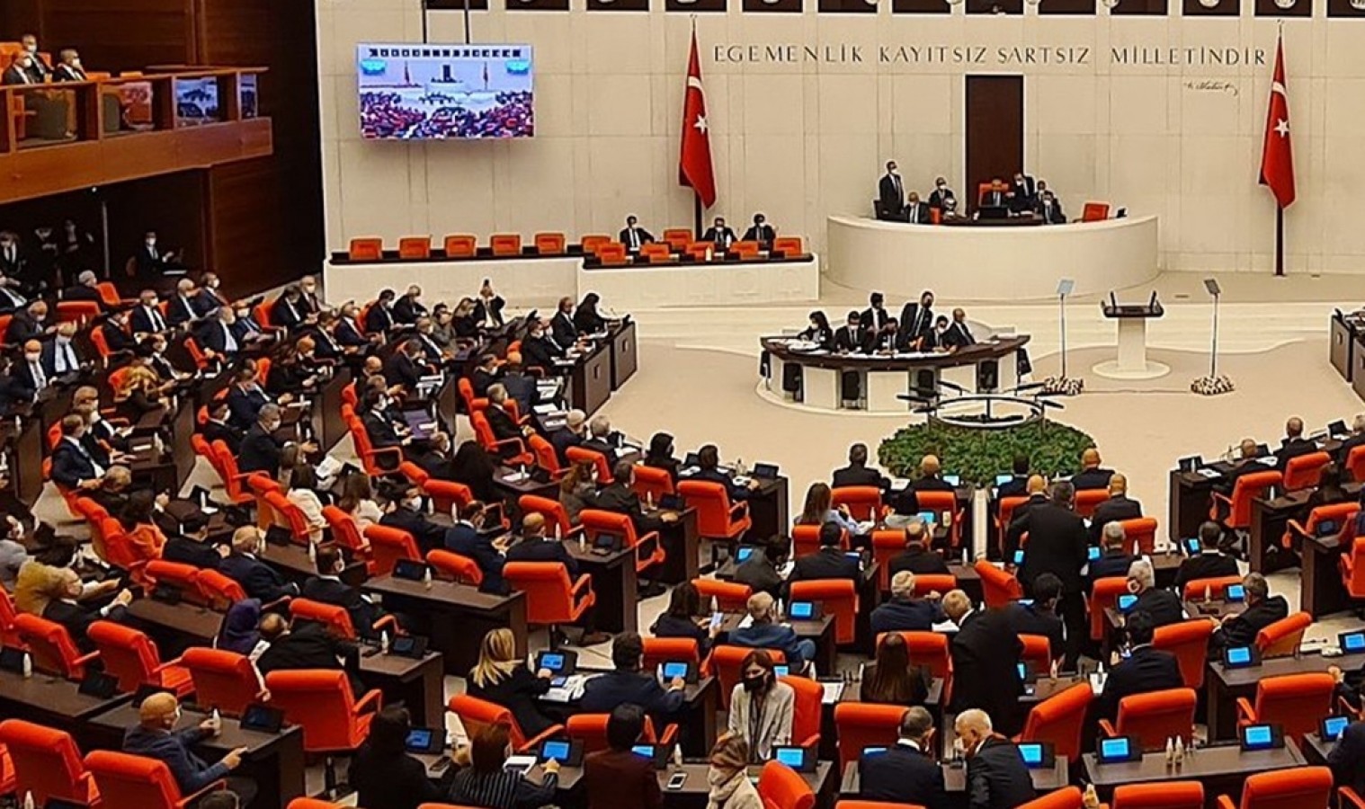 Asgari ücrete vergi istisnası komisyondan geçti