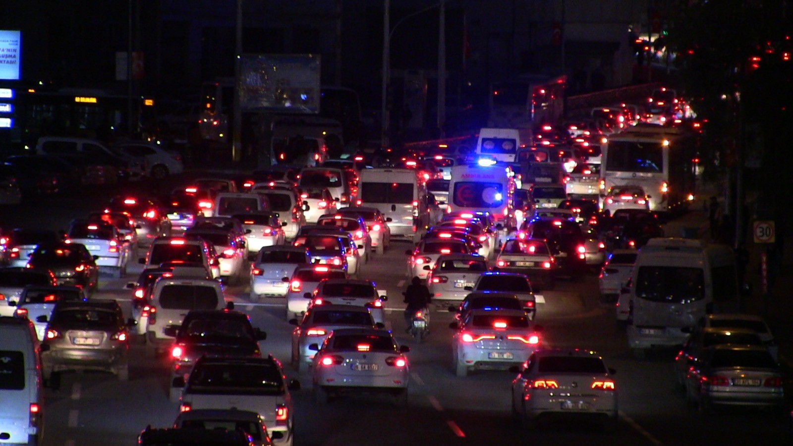 Urfa trafiği, İstanbul trafiğini aratmıyor!