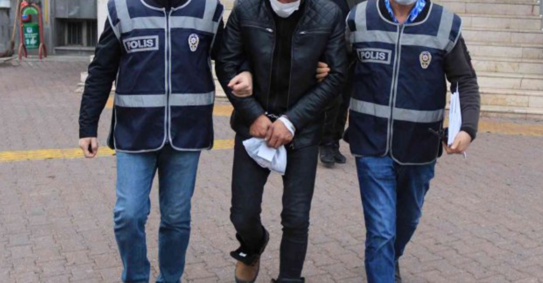 Hırsızlık zanlıları kaçamadı