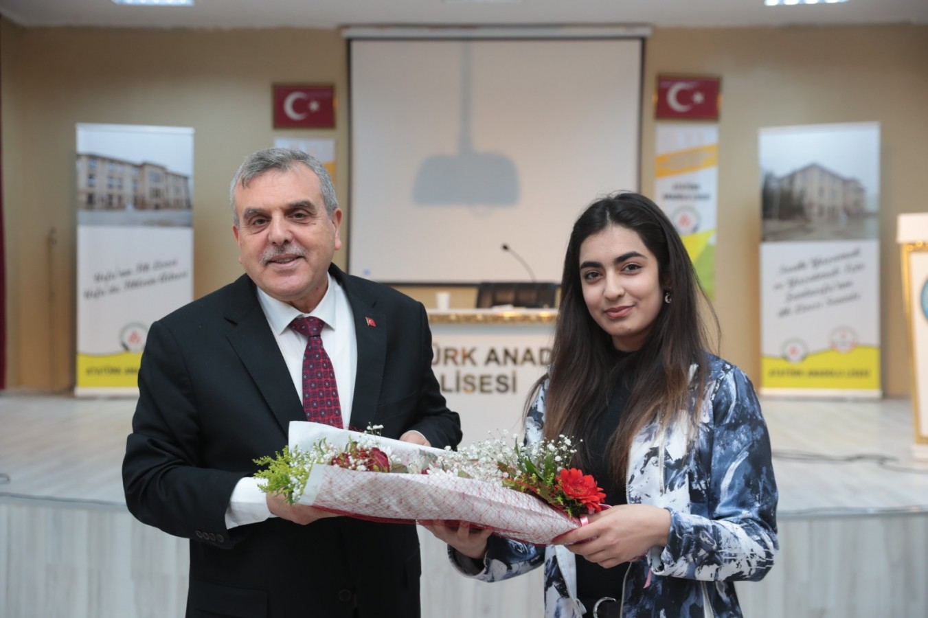 Beyazgül, gençlere yönelik yapılan çalışmaları anlattı