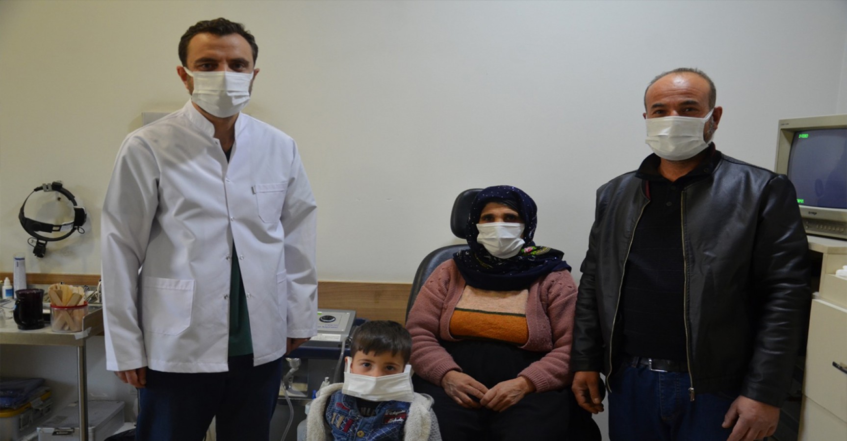 Yüz felci geçiren hastanın yüzü güldü