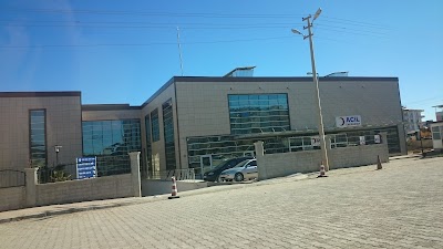 Halfeti'de genç bir kız canına kastetti