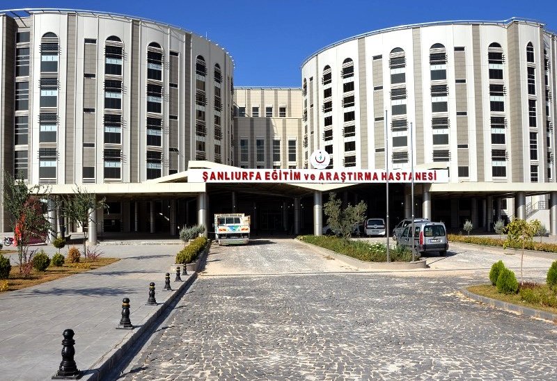 Eyyübiye'de liseli kız okulda ilaç içerek intihara kalkıştı