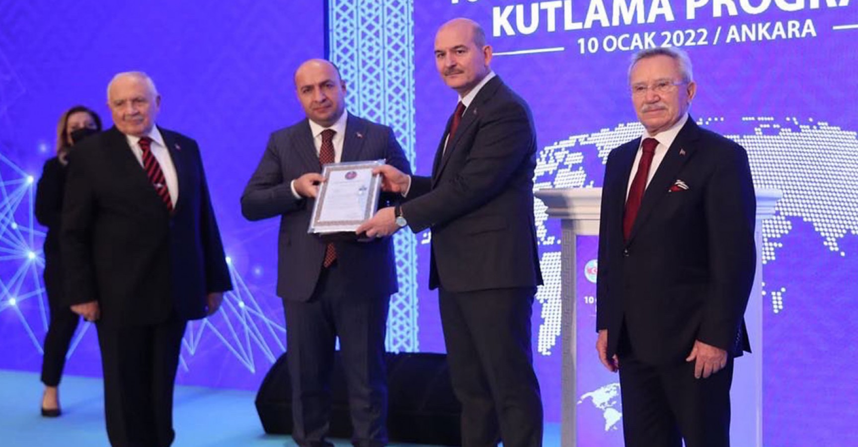 Urfa'da iz bırakan kaymakama ödül