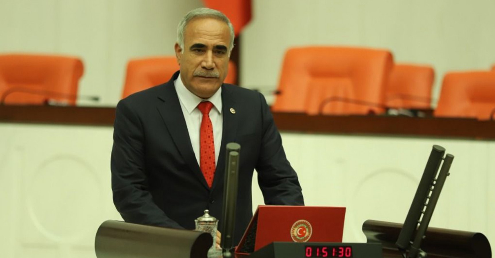Vekil Aydınlık, Bakan Özer'e sordu: "Şimdi ne yapacaksınız?"