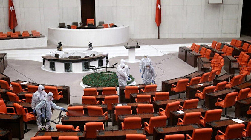 Omicron varyantı Meclis'i de vurdu