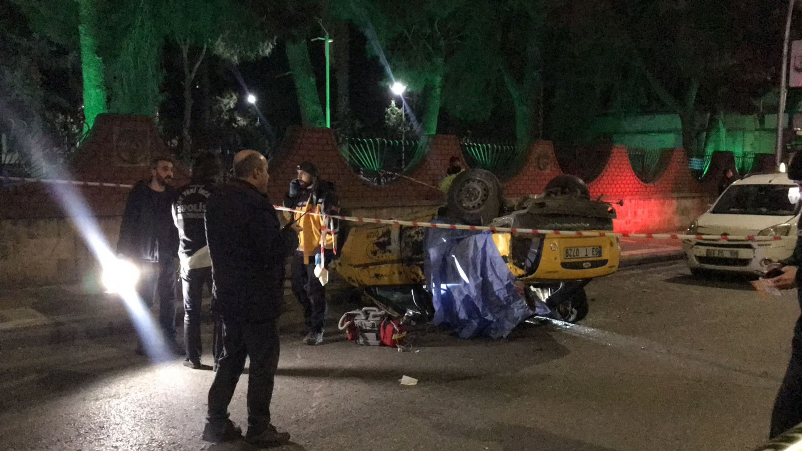 Şanlıurfa'da korkunç kazada ölü ve yaralılar var
