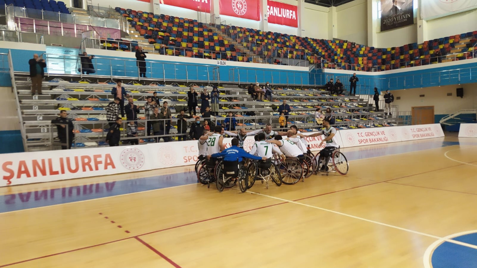 Engelliler basketbol takımı evinde galip