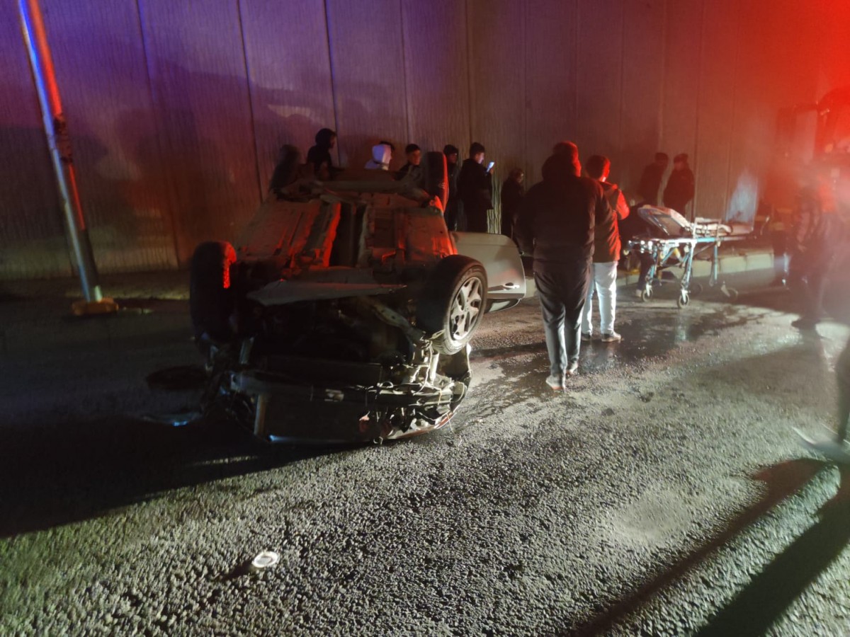 Şanlıurfa'da kaza! Takla atan araçta sıkıştılar