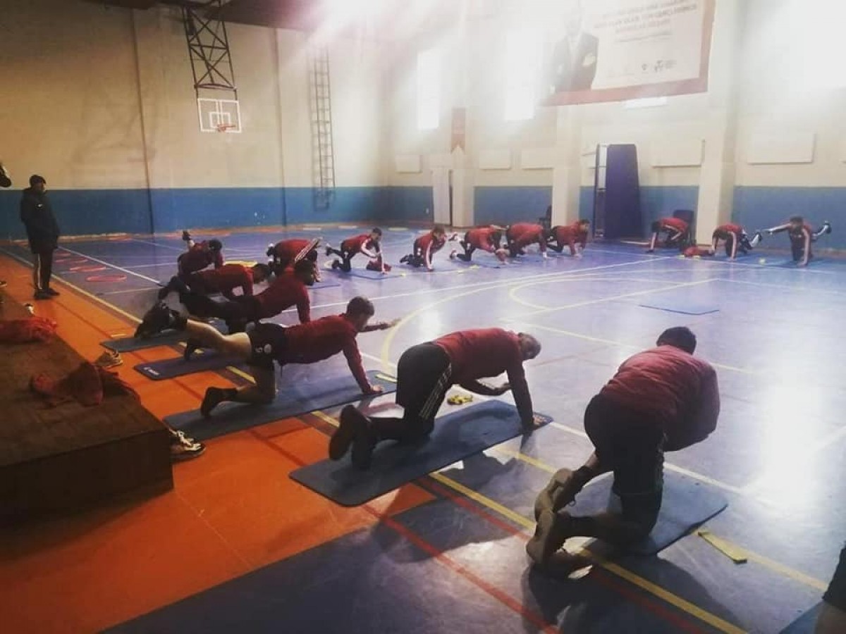 Karaköprü Belediyespor salonda çalıştı