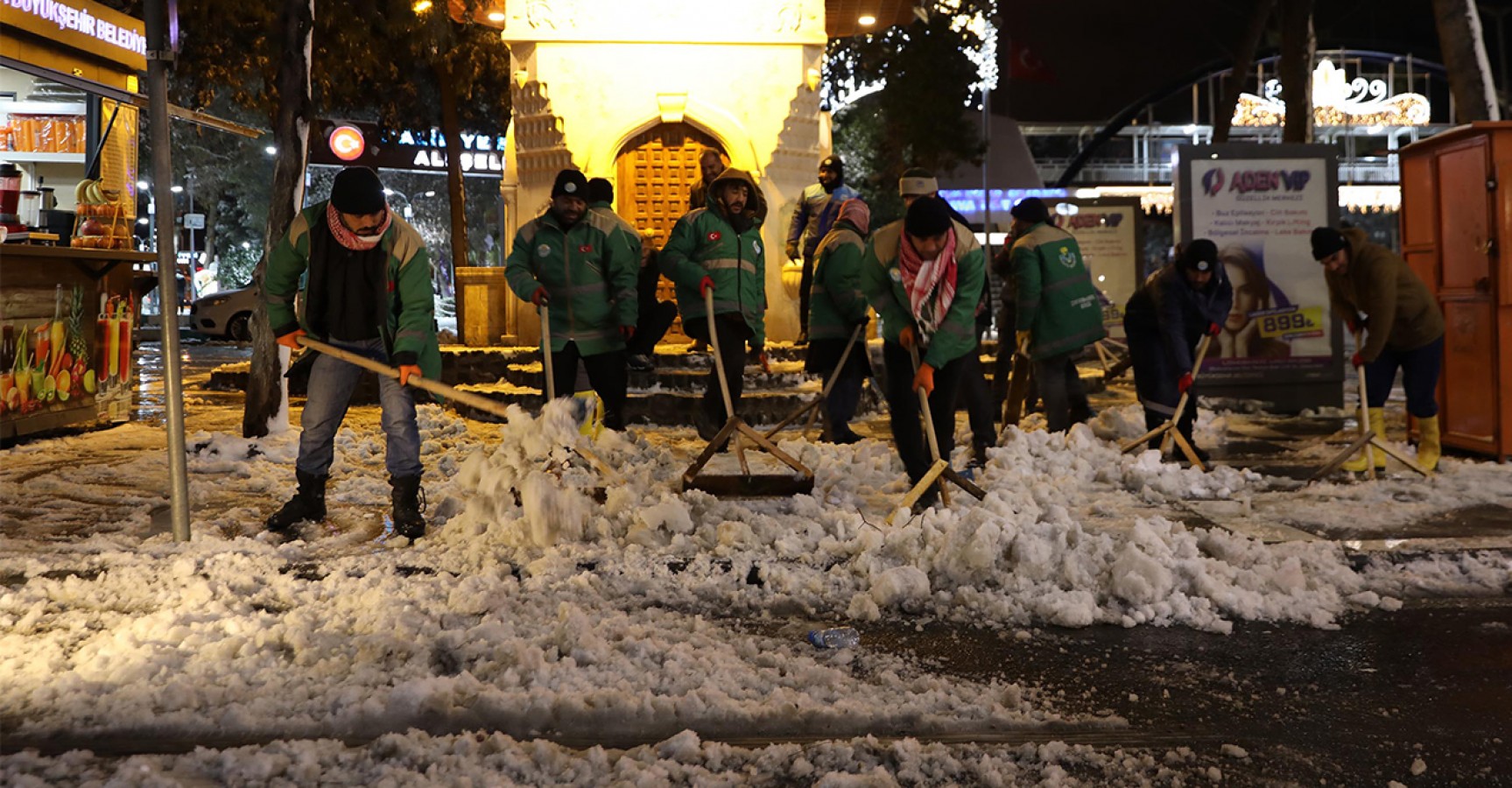 Karla mücadele ekiplerinin yoğun mesaisi