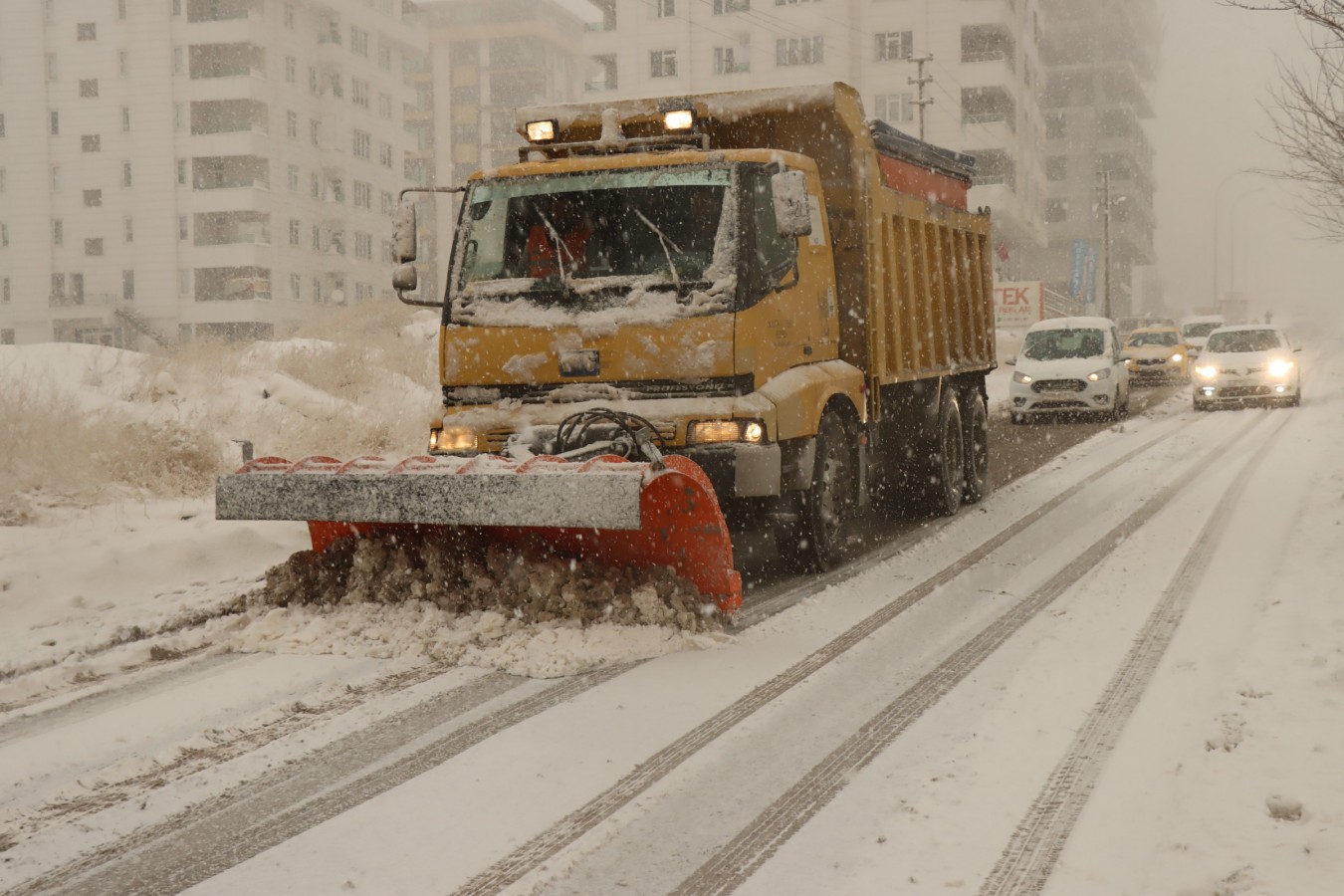 Büyükşehir’in kırsalda kar mesaisi
