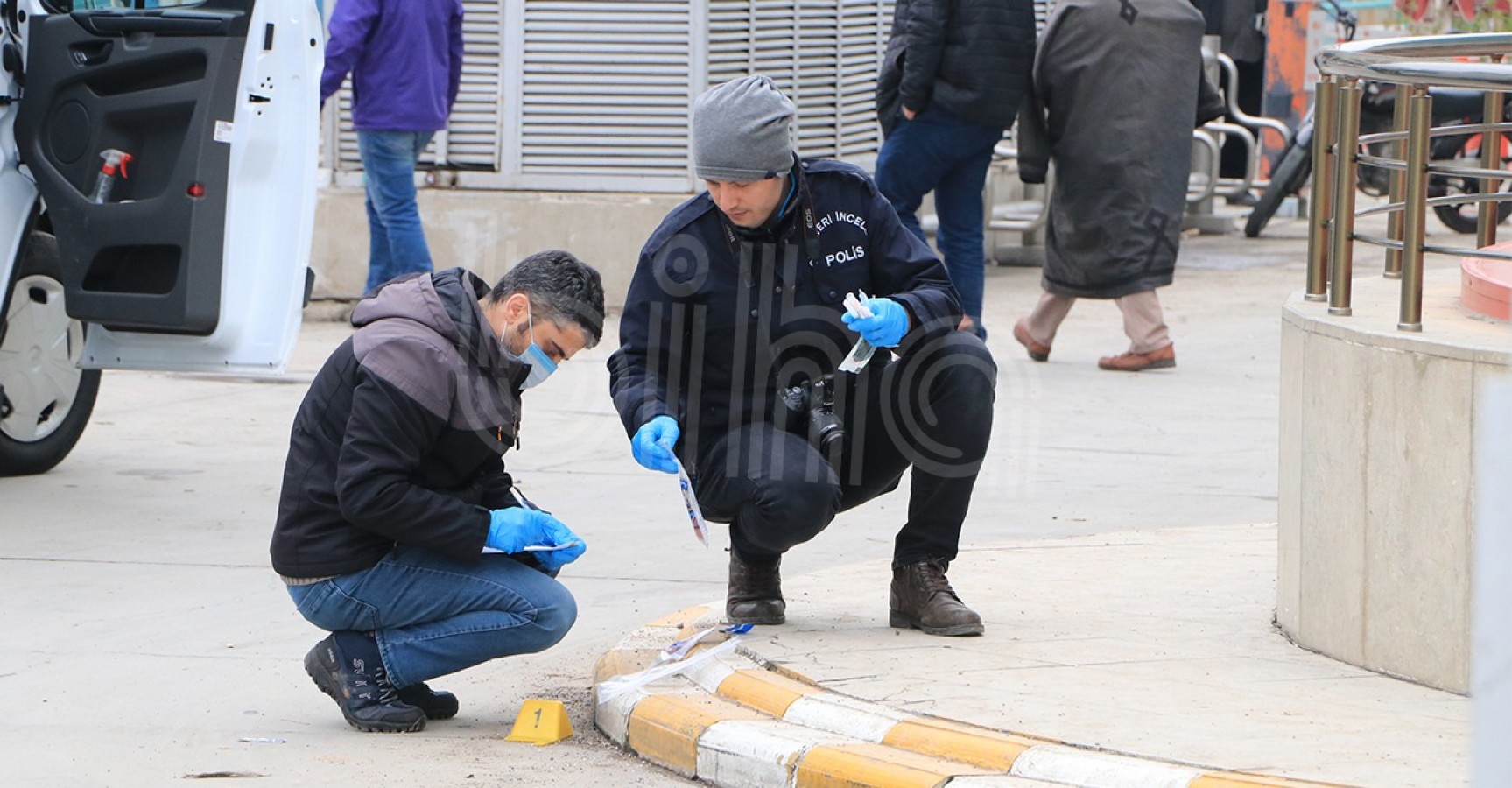 Hastanede pompalı tüfekle kavga: Yaralılar var