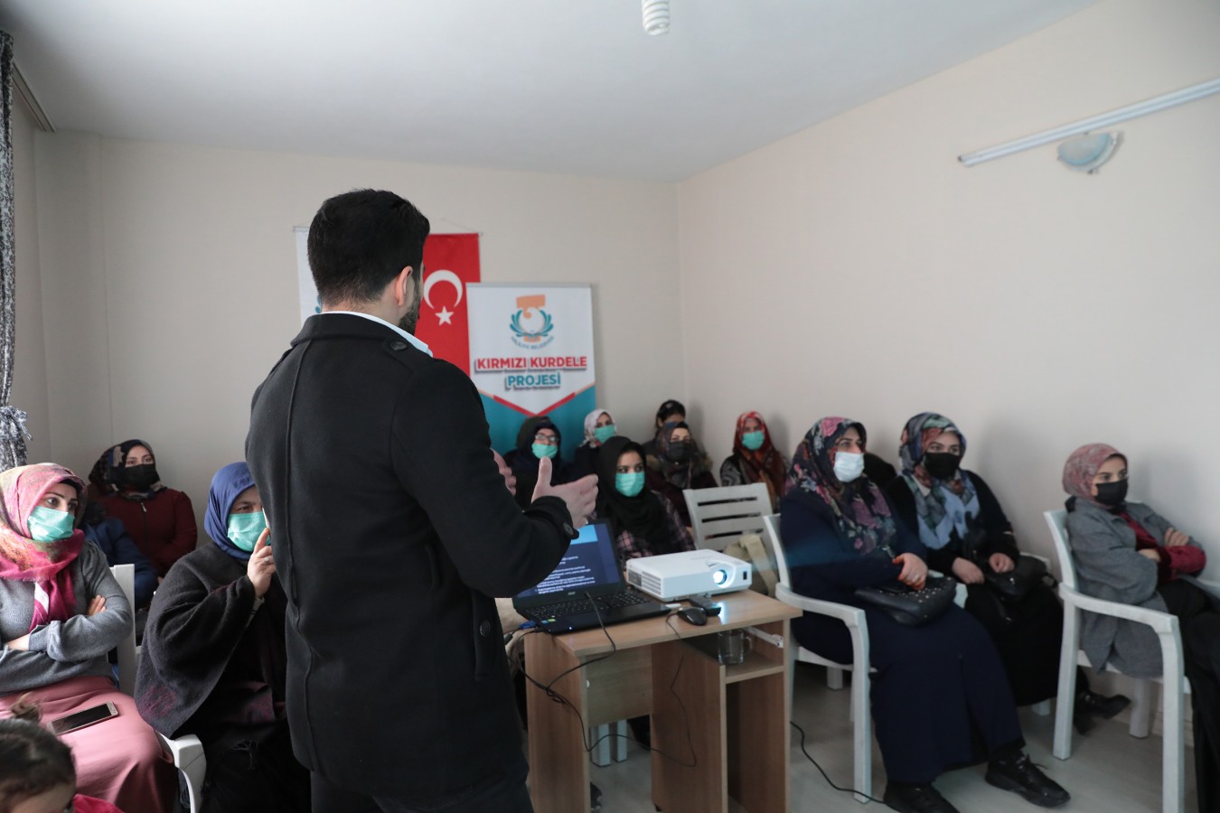 Haliliyeli kadınlara seminer verildi