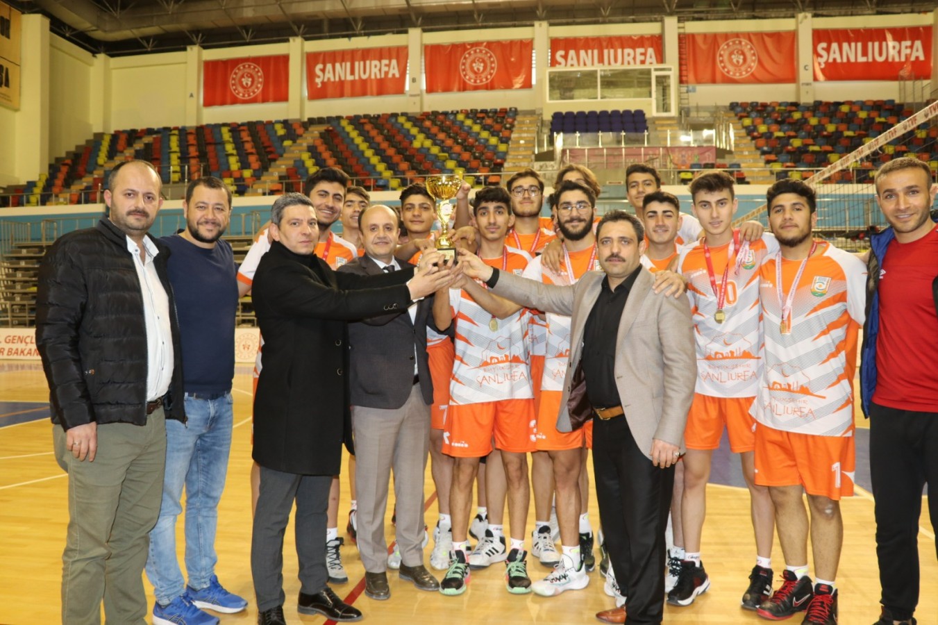 Büyükşehir Voleybol Takımı şampiyon