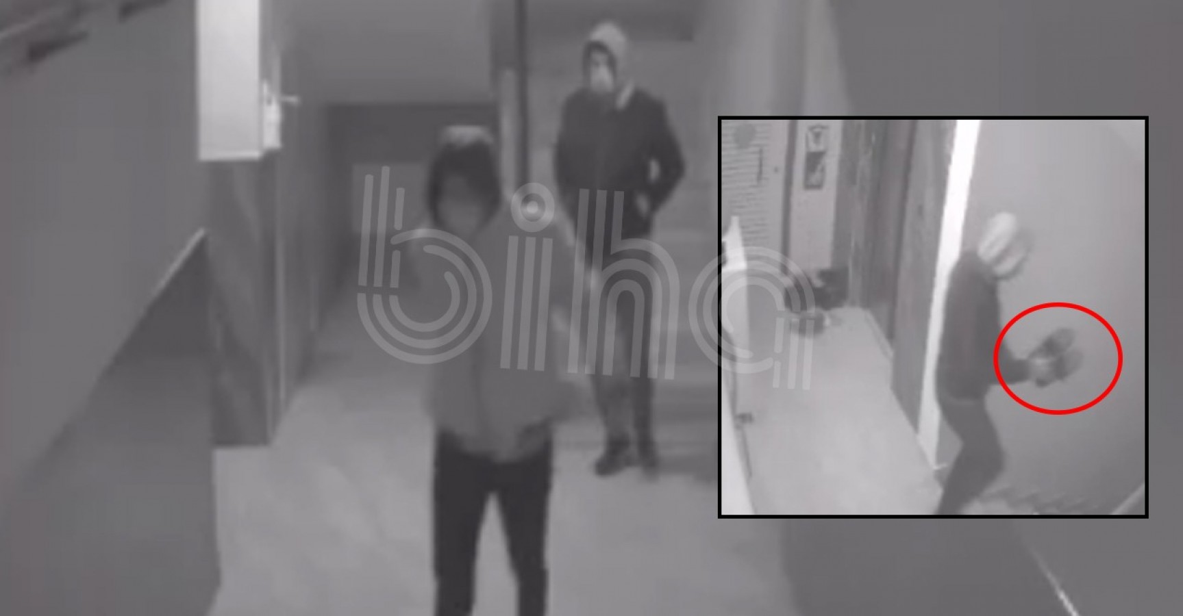 Urfa’da apartmandaki ayakkabı hırsızlığı kameraya yansıdı