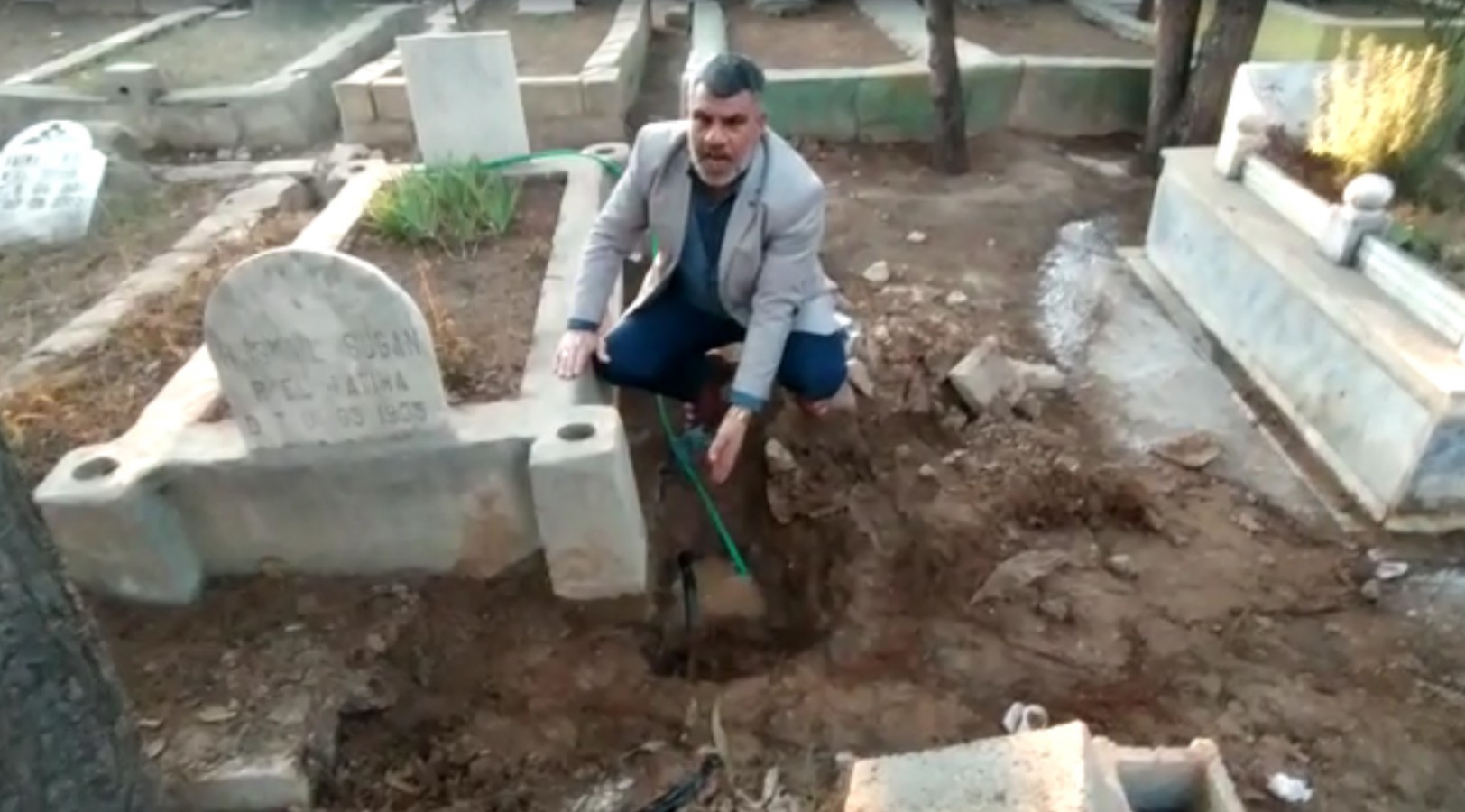 Madde bağımlıları mezarlığın musluklarına dadandı!