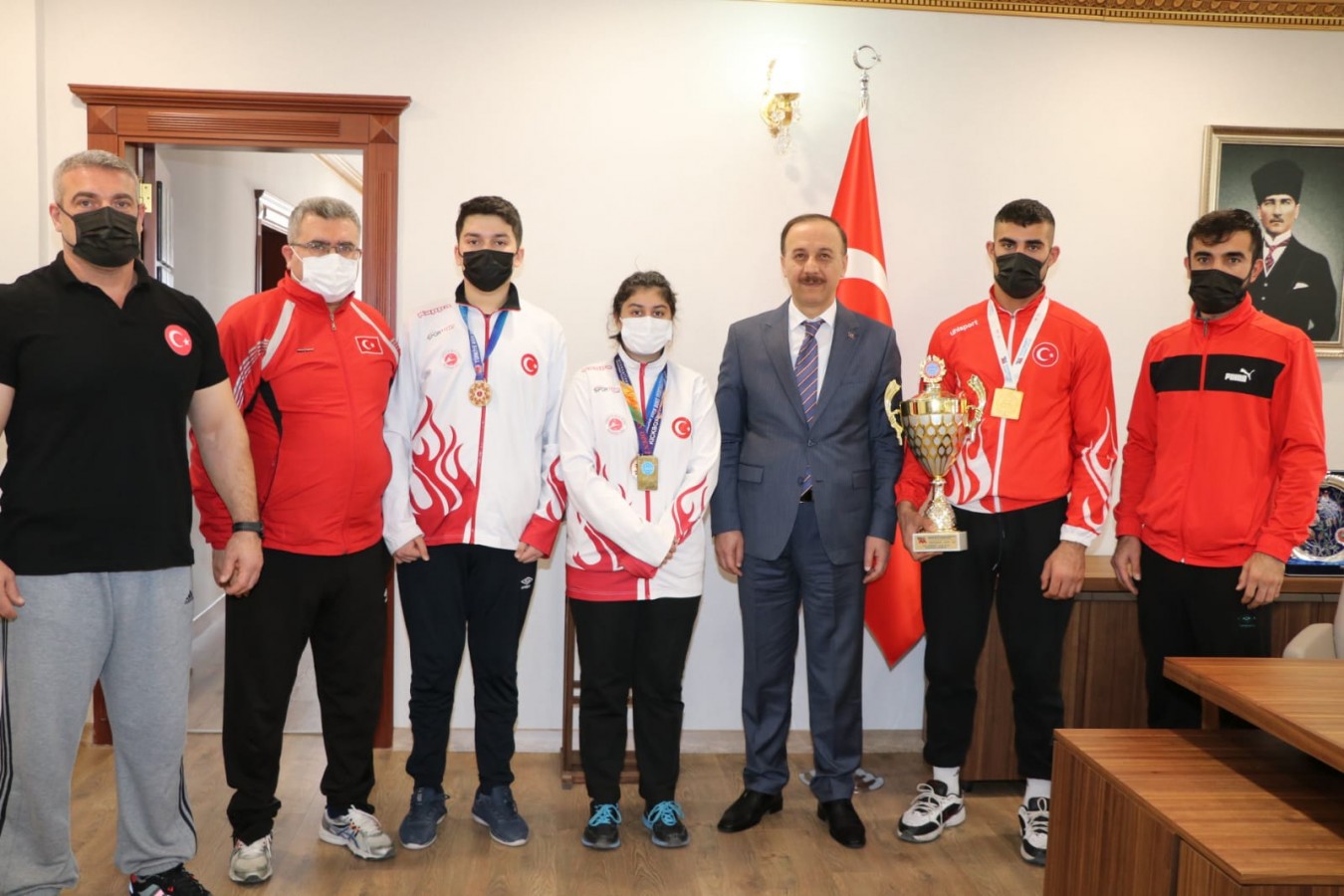 Vali Erin Şampiyonlara Başarılar Diledi